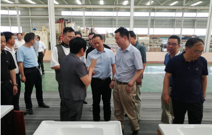 杜勇陪同黄冈市政协主席洪再林调研麻城