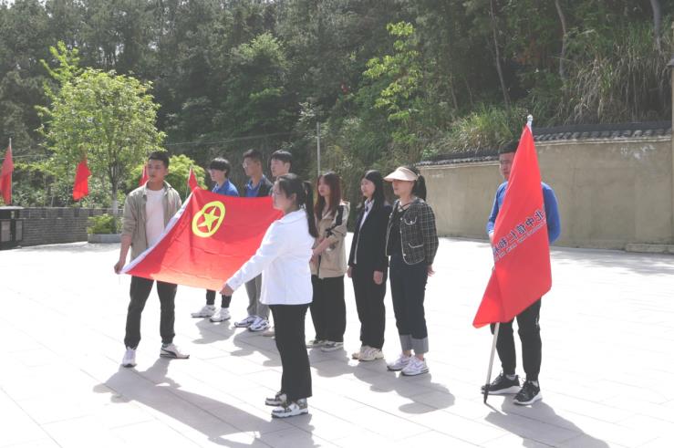 人生就是博集团党群组织主题教育活动剪影