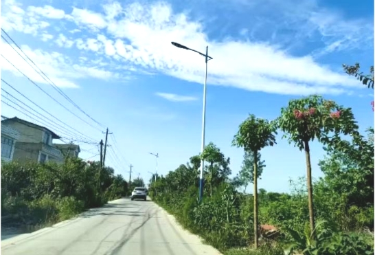 这世界破破烂烂总有人在缝缝补补