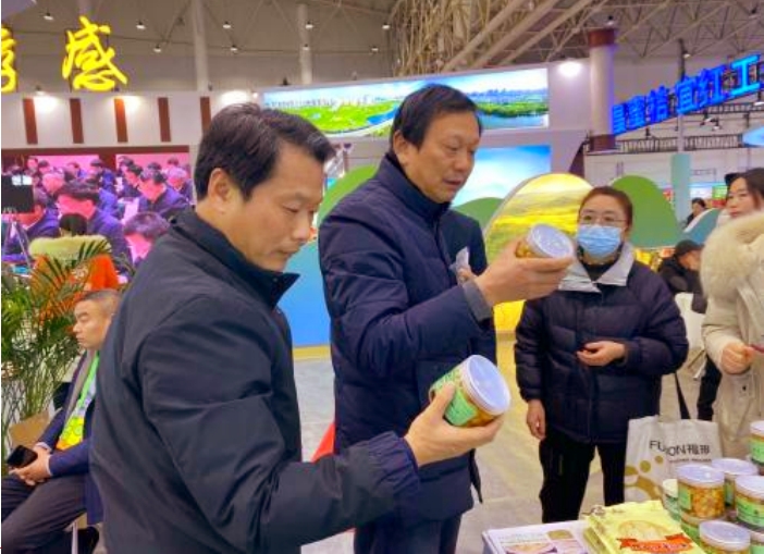 七星拱月农业公司组队 观展2024年湖北农博会